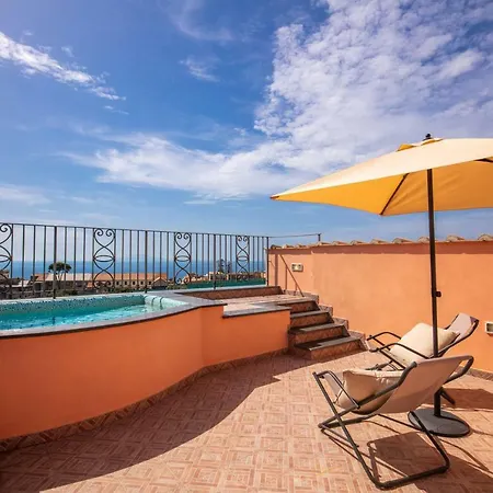 Casa Rosada * マッサ・ルブレンセ